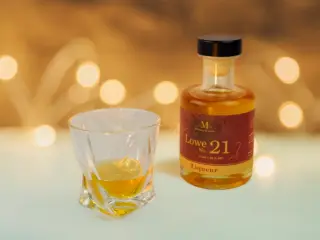 Lowe No. 21 liqueur - 200ml bottle