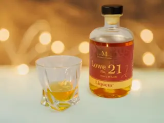 Lowe No.21 - Bottles and Glass - 500ml